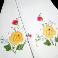 Pair of Guest Towels, Fingertip Towels, Tea Towels, Embroidered Appliqued, Farmhouse Cottage Decor, Housewarming Present, Pristine