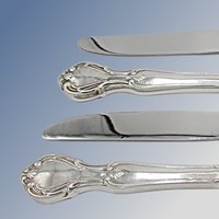 Reed  Barton Rathmore Dinner Knives, Silver Plate, Set of 4, Glossy Finish, Replacement Silverware, Flatware Pieces