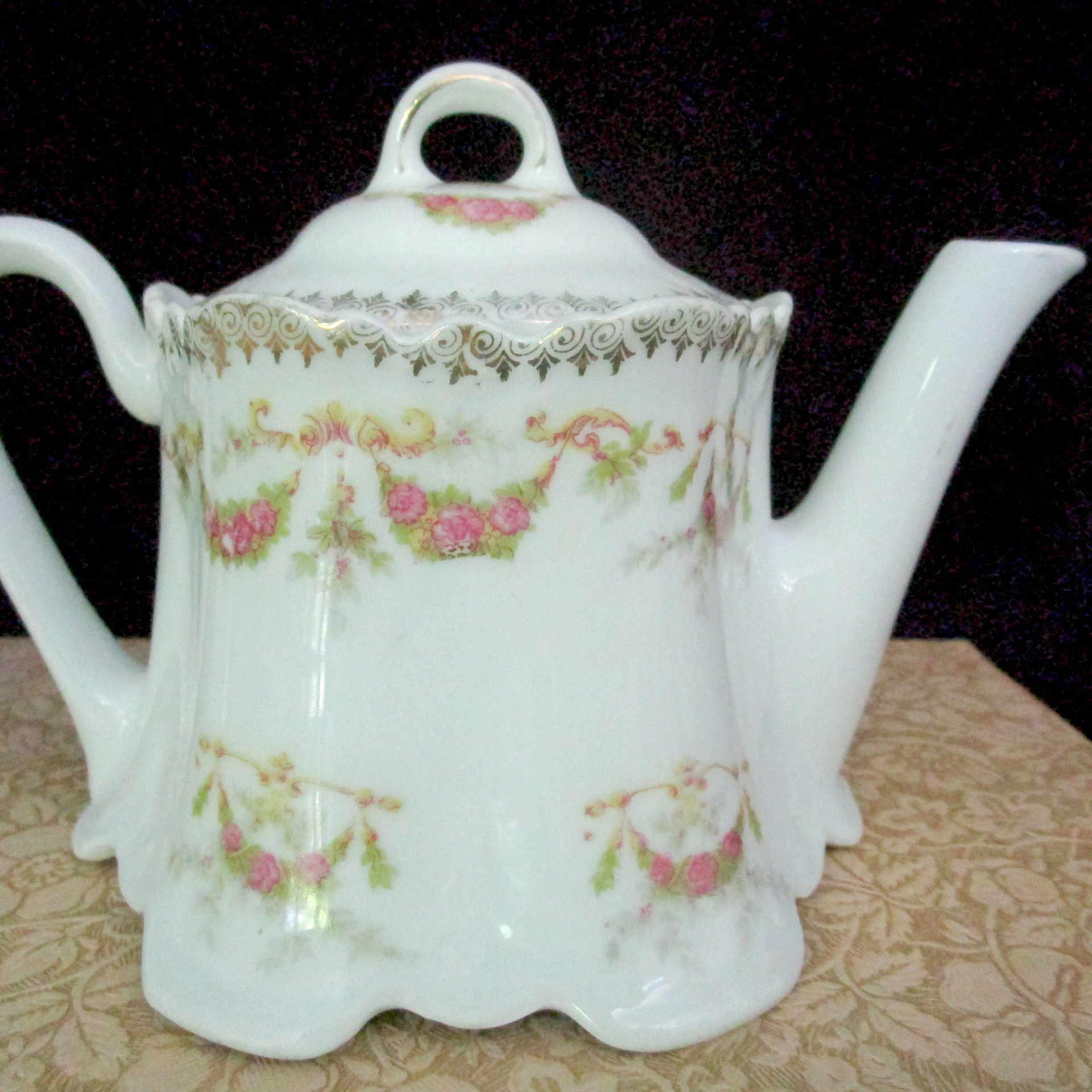 Antique Creamer and Sugar Bowl, Deep Scalloped Edges, Pink Rose Garlands, Cream Pitcher and Lidded Sugar Bowl, Cottage Chic, Farmhouse Decor