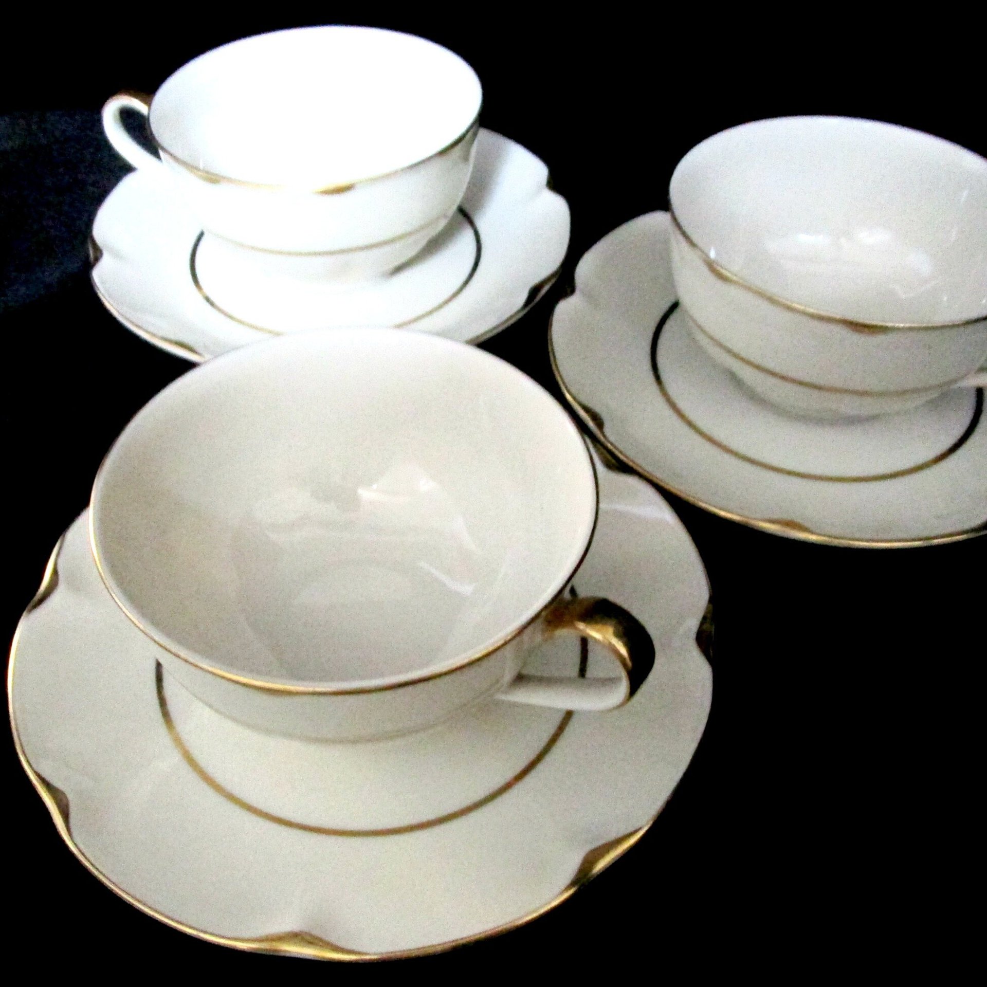 Haviland New York, Cups and Saucers, Set of 3, Theodore Haviland, Concorde Pattern, White with Gold Bands, Made in New York, America, 1930s