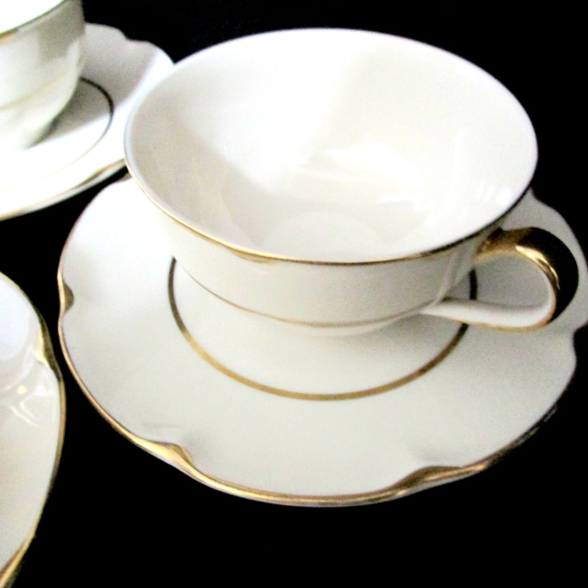 Haviland New York, Cups and Saucers, Set of 3, Theodore Haviland, Concorde Pattern, White with Gold Bands, Made in New York, America, 1930s