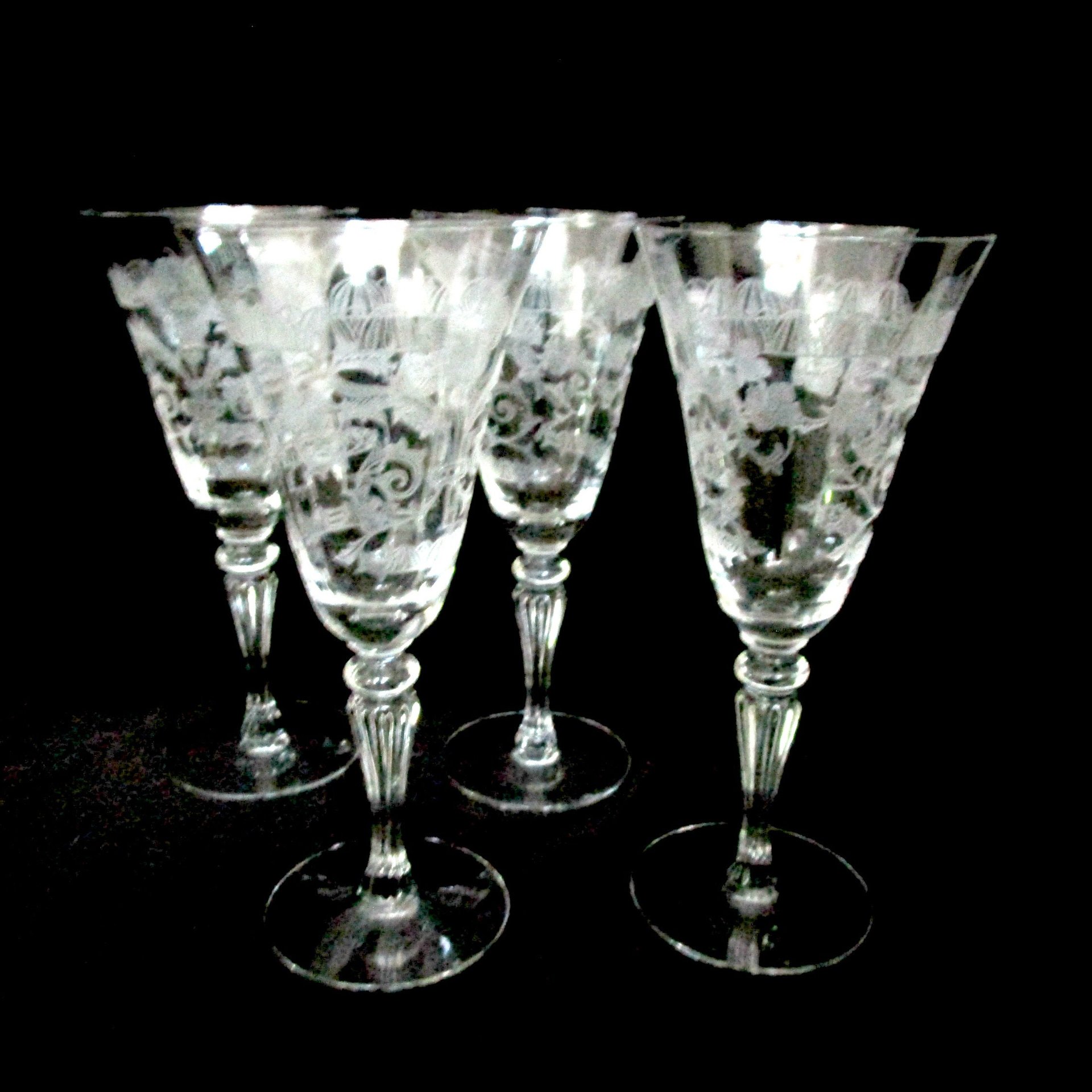 Tiffin Capri Wine Glasses Water Goblets, Set of 4, Tiffin Passion Flower, Tiffin Franciscan Etched Stemware, Excellent Condition, 1930s