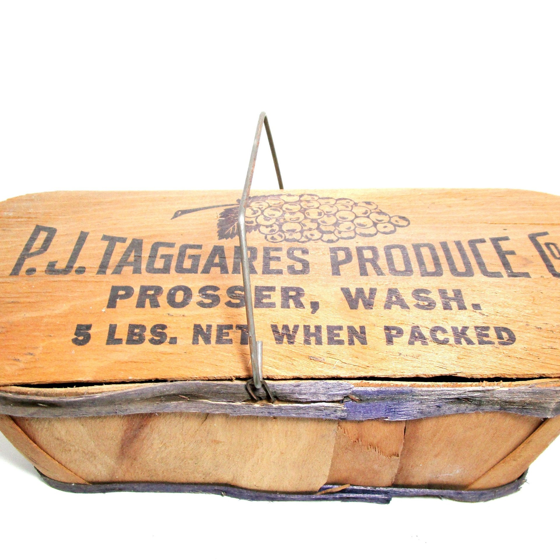 Fruit Vegetable Basket, Lidded Produce Carrier, Wire Handle, Taggares Produce, Prosser WA, Farm Basket. Farmhouse Decor, Farmers Market
