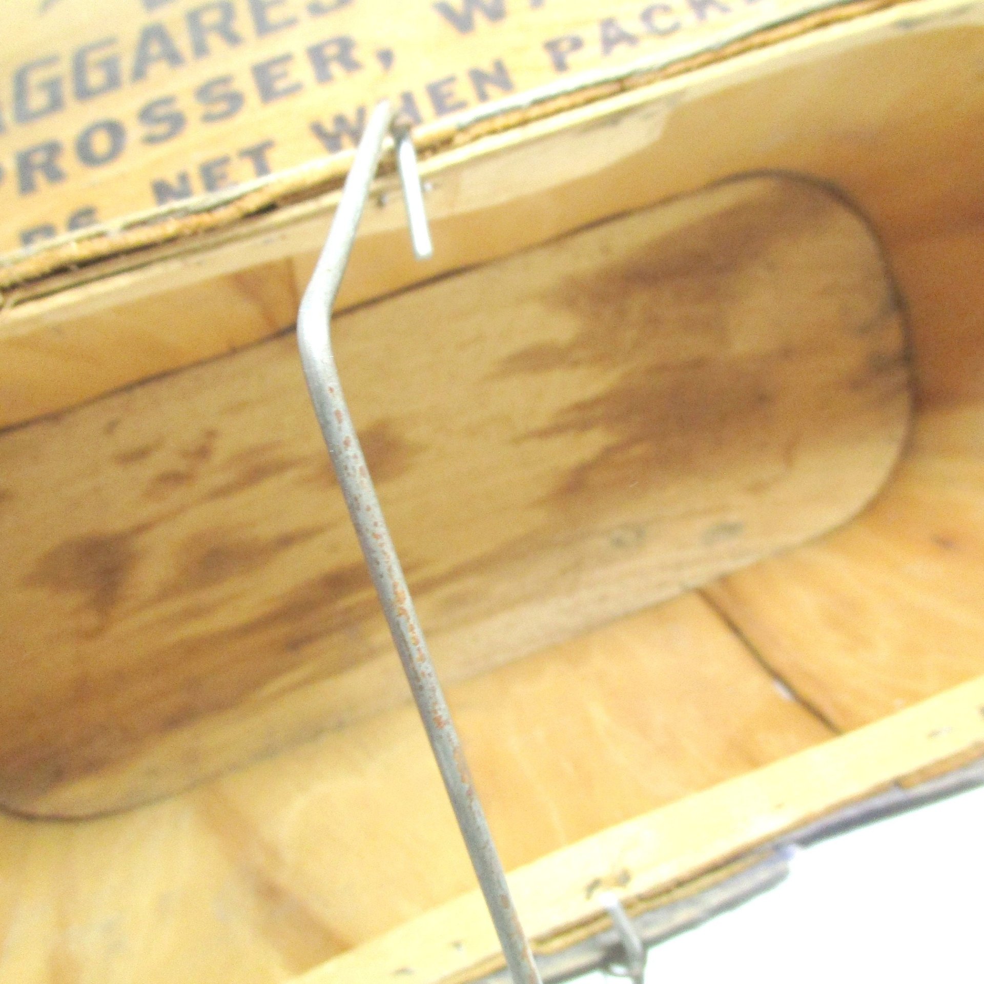 Fruit Vegetable Basket, Lidded Produce Carrier, Wire Handle, Taggares Produce, Prosser WA, Farm Basket. Farmhouse Decor, Farmers Market