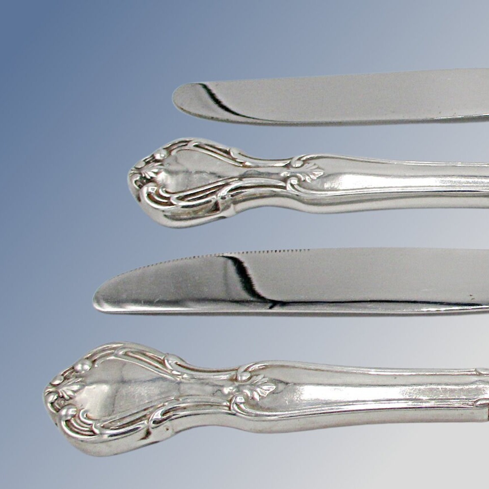 Reed  Barton Rathmore Dinner Knives, Silver Plate, Set of 4, Glossy Finish, Replacement Silverware, Flatware Pieces