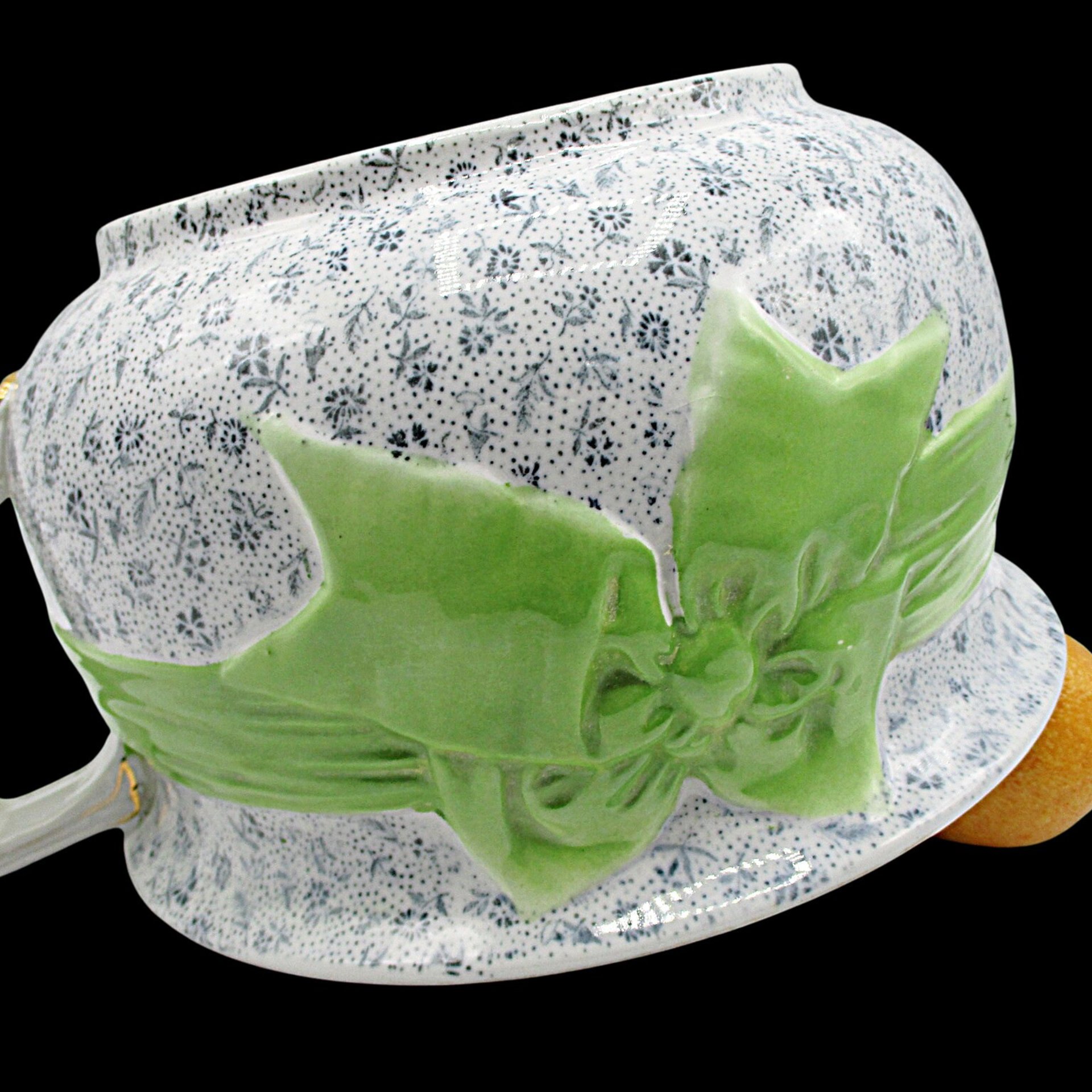 Winton Chamber Pot, Chintz with Large Green Bow, Winton Stoke on Kent, England, Bath or Bedroom Decor, Antique 1910s