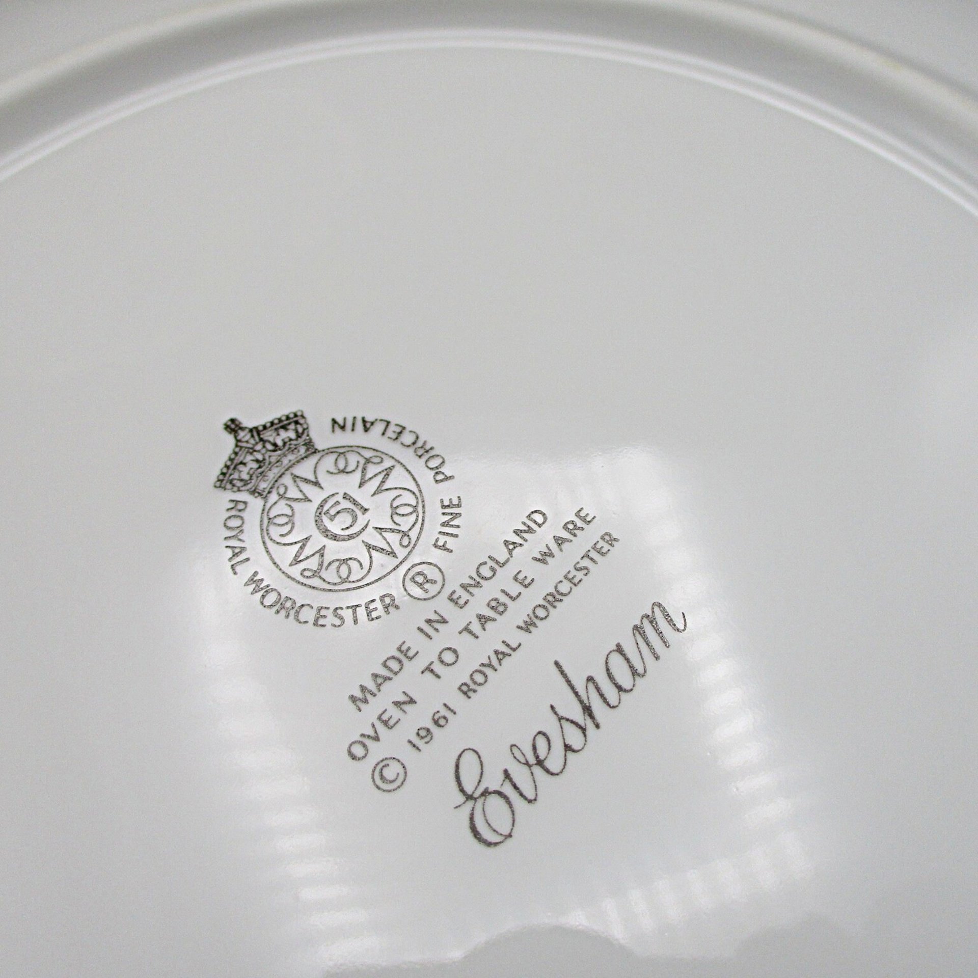 Royal Worcester Evesham Gold Plates, Your Choice, Dinner or Salad Plates, Gold Rims, Beautiful Condition