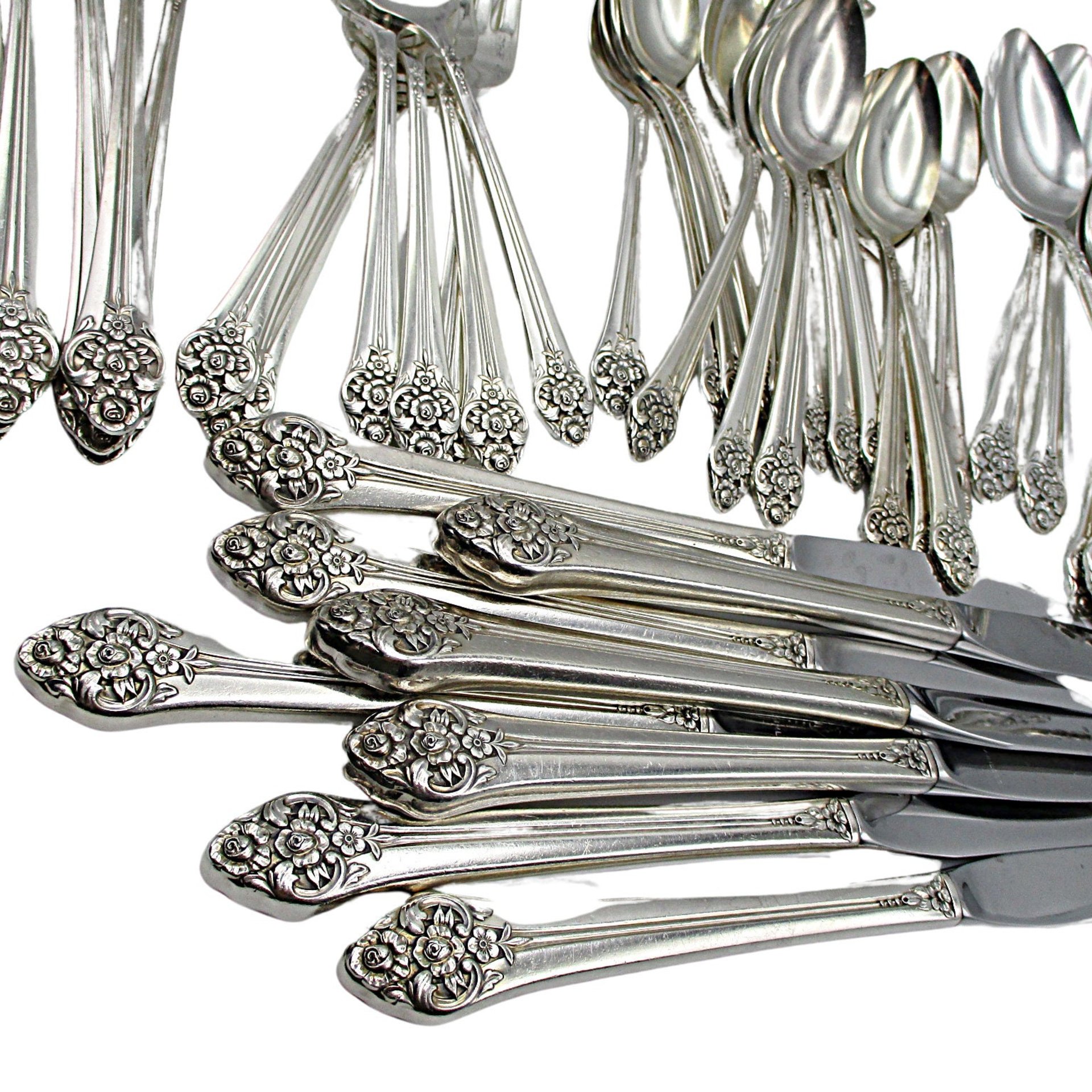Rogers Plantation Flatware 60pc Set, Silver Plate, Includes 9pc Serving Set, Dinner Knives, Dinner and Salad Forks, Extra Teaspoons