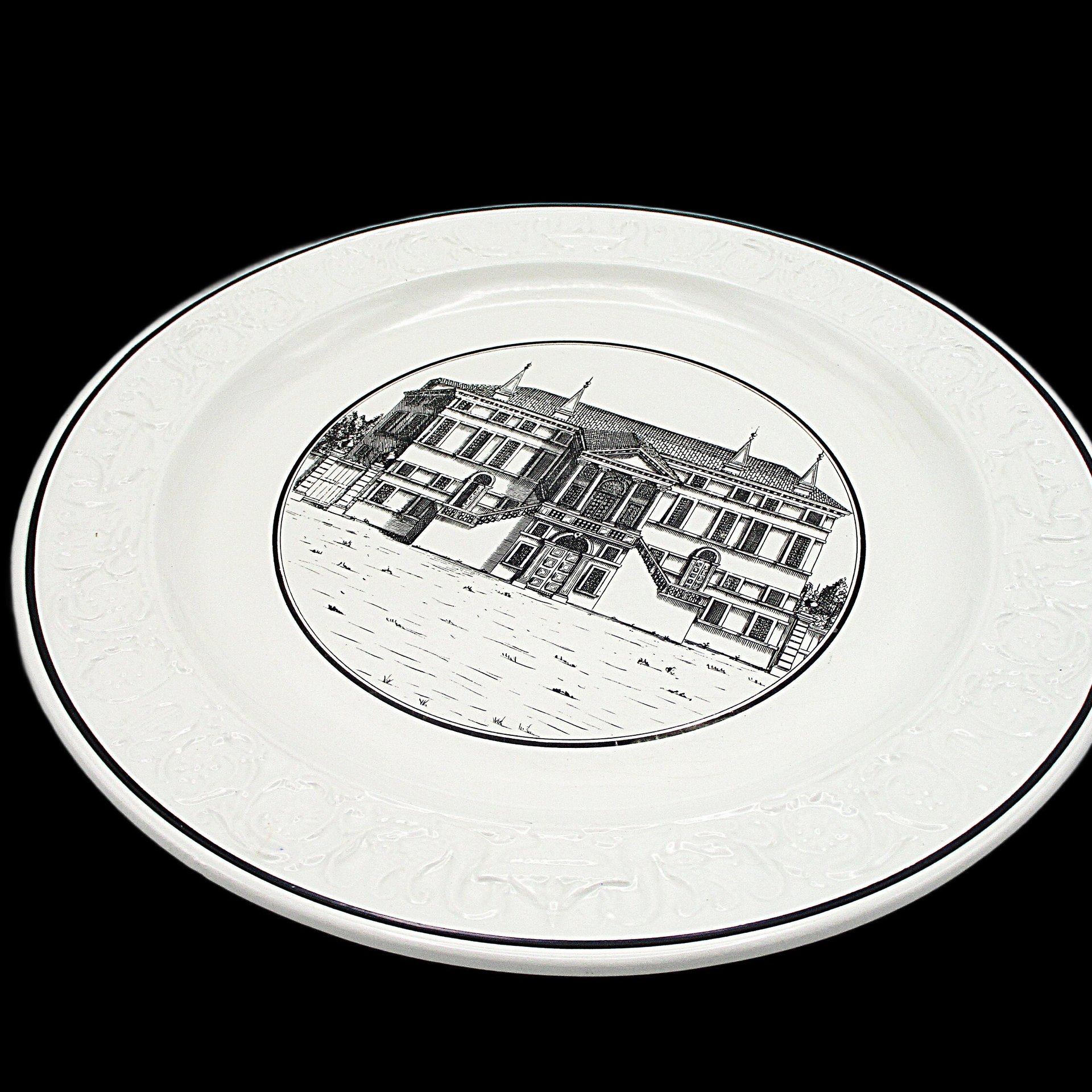 Mottahedeh Dinner Plate, Neoclassical Architectural Building, 10 Inch, Black on White, Made in Italy