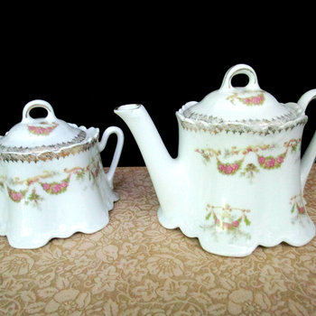 Antique Creamer and Sugar Bowl, Deep Scalloped Edges, Pink Rose Garlands, Cream Pitcher and Lidded Sugar Bowl, Cottage Chic, Farmhouse Decor